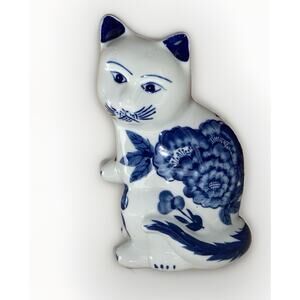 Vintage Seymour Mann Blue White Porcelain Cat Kitten Figurine 6.5x4 Inches